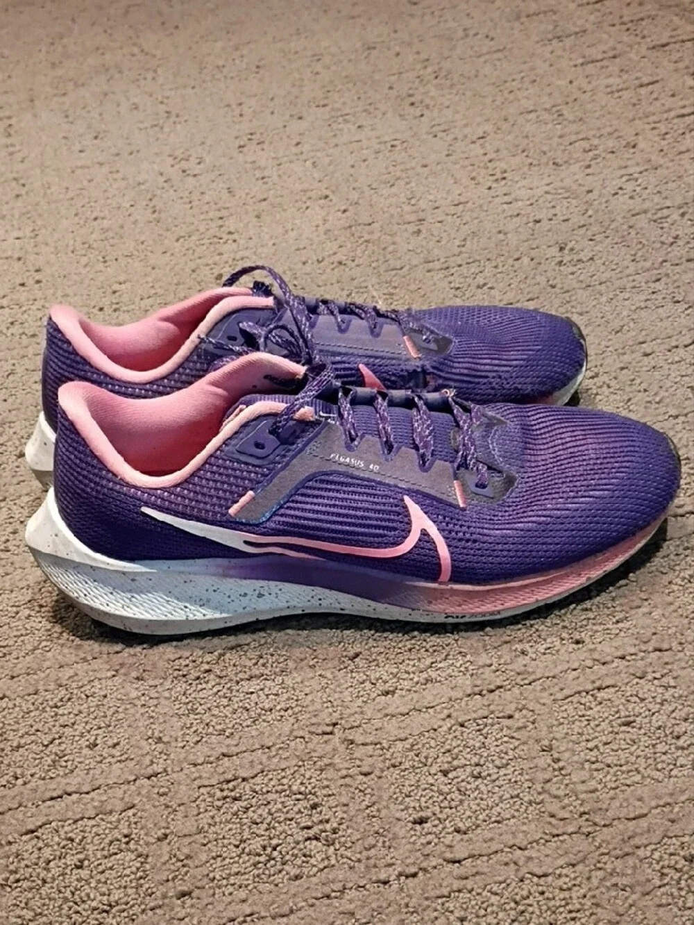 Nike Pegasus 40 Running Shoe Size 11.5